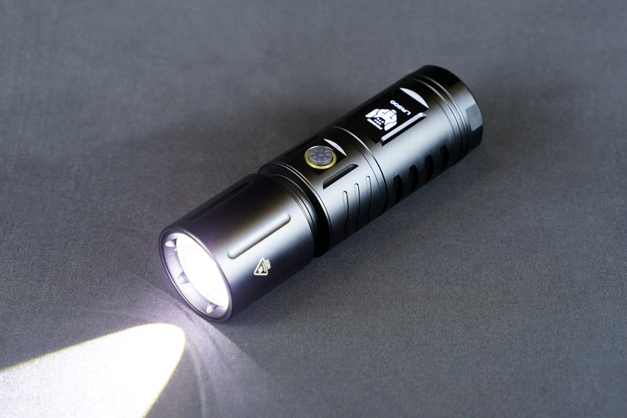 LR500 High-Output Zoom Light / Powerbank